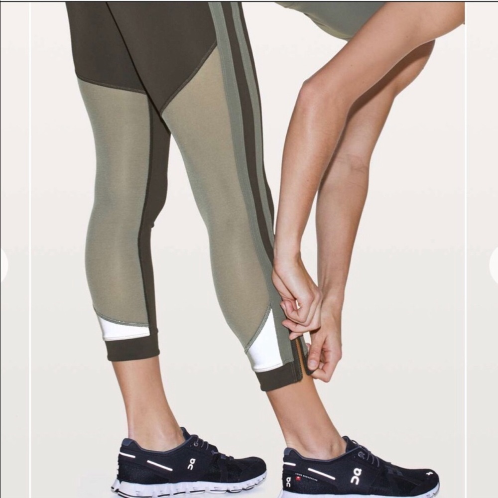 NWT HIGH RISE LULULEMON CROP LEGGINGS